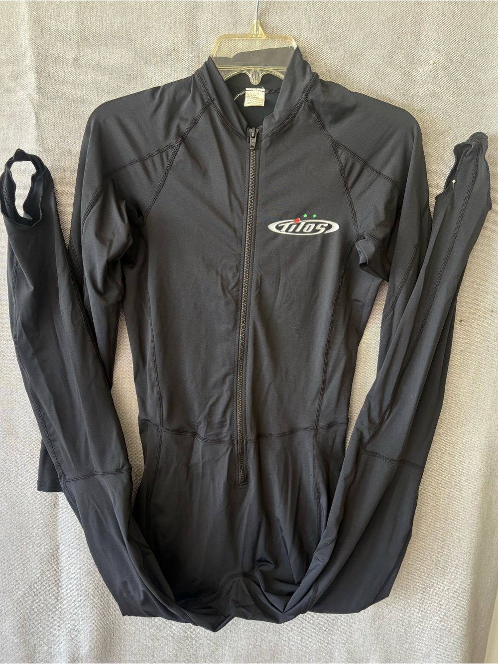 Tilos rash guard Layer Women’s Size Medium Large Stirrup Feet Thumb Loops Zip